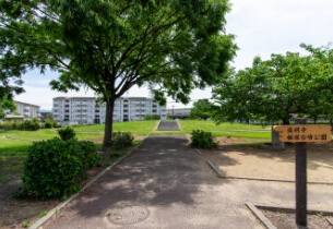 広い道明寺盾塚古墳公園